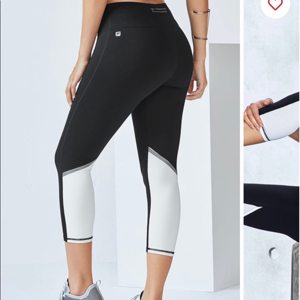 Like New Layce Capri Fabletics Leggings